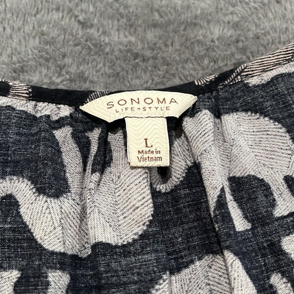 So my size, large, black elephant tank top - Picture 5 of 6